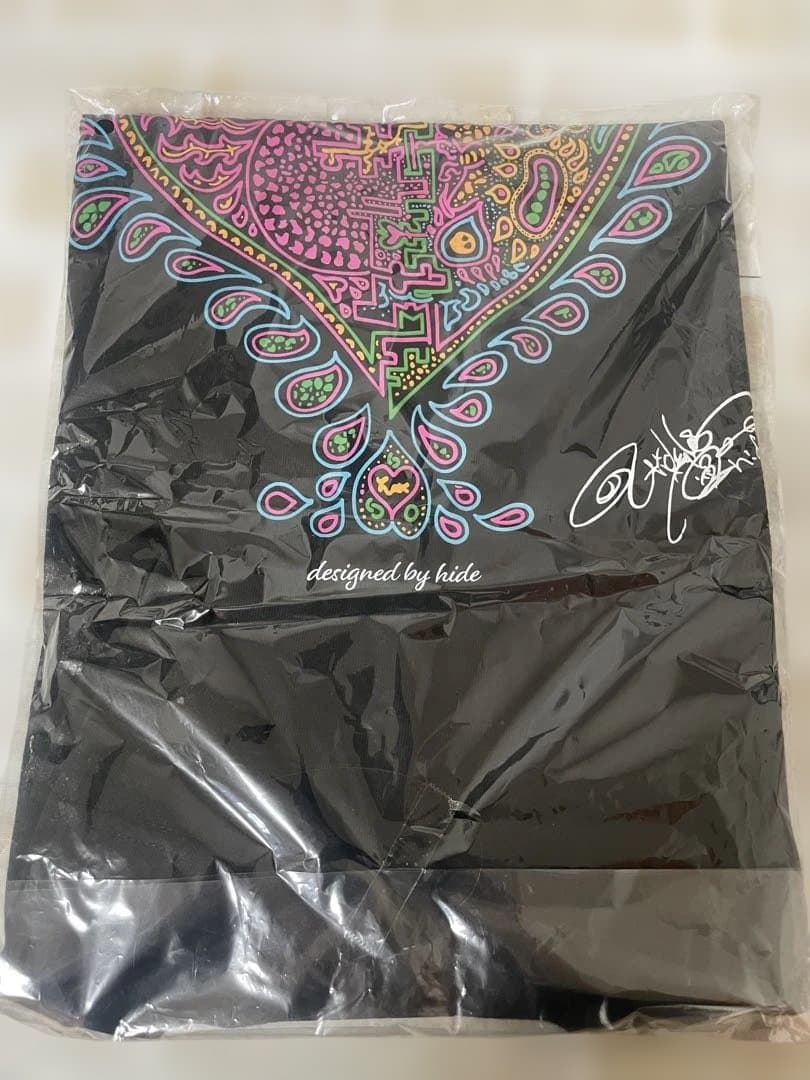 hide Hand Drawn Heart Tシャツ（フォトカード付き）