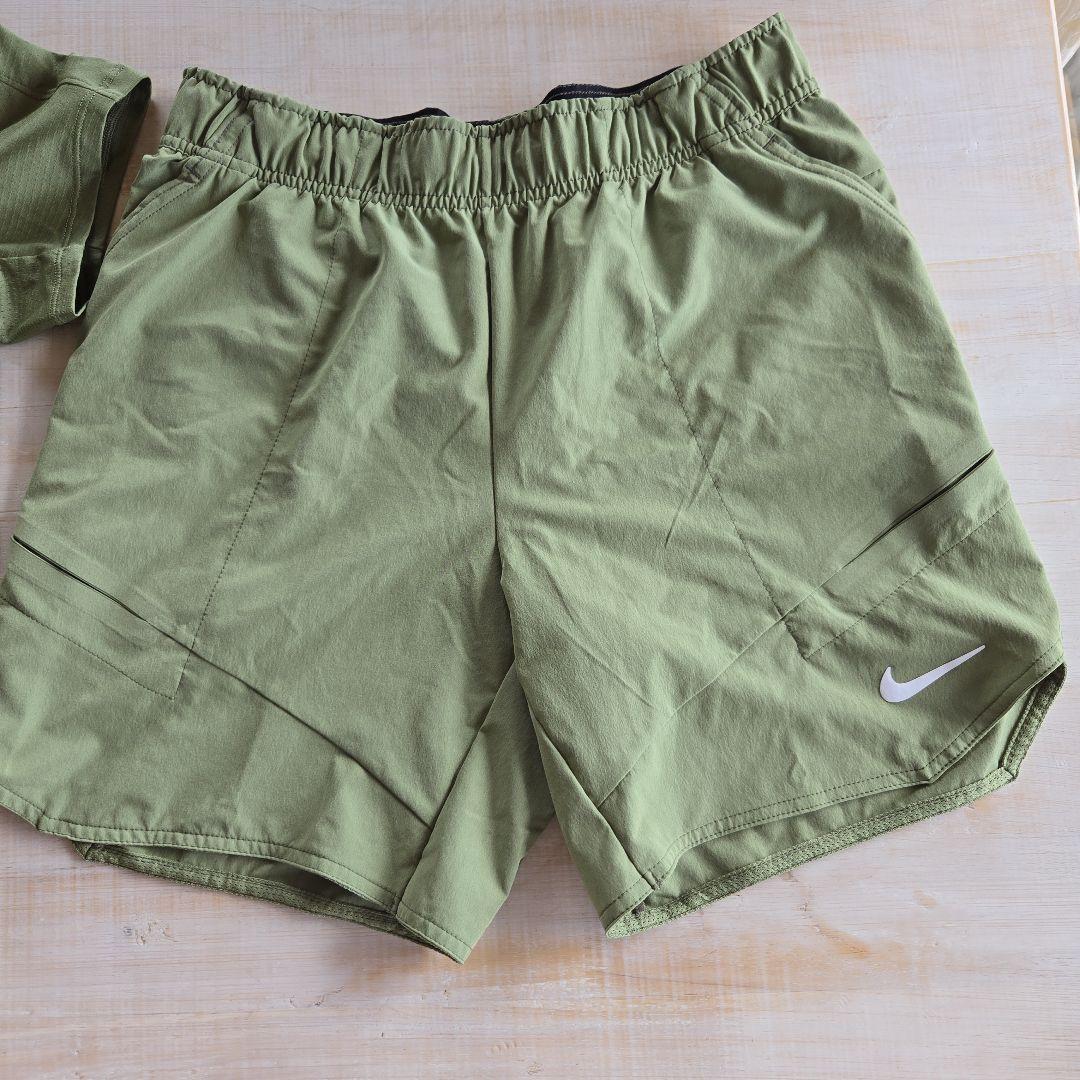 Nikeナイキ美品 オリーブグリーン Tシャツ ショートパンツ セットLサイズ