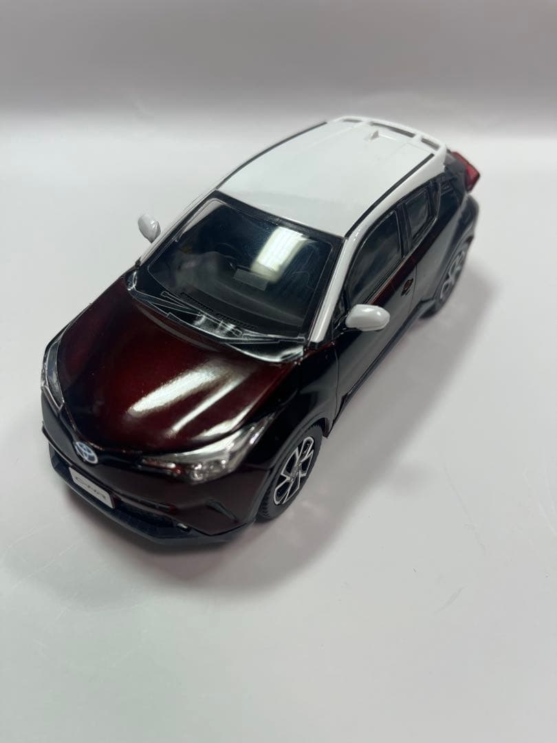 アオシマ 1/32 トヨタC-HR プラモデル完成品