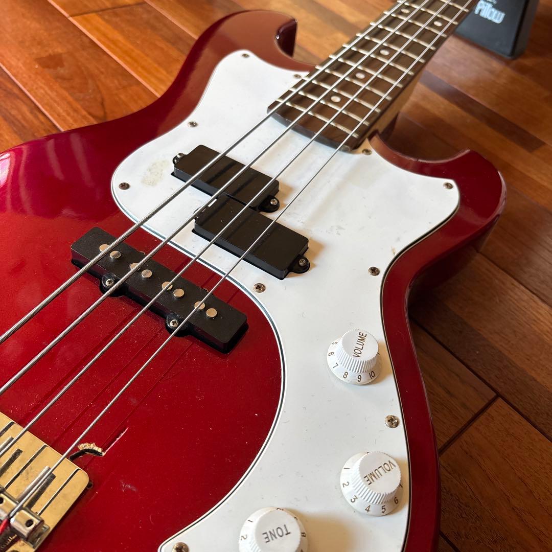 エレキベース　(小型ボディ) レッドカラー