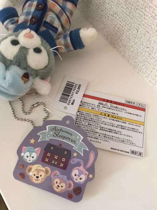【タグ付き】ダッフィー ジェラトーニ ぬいぐるみバッジ オータムスリープオーバー