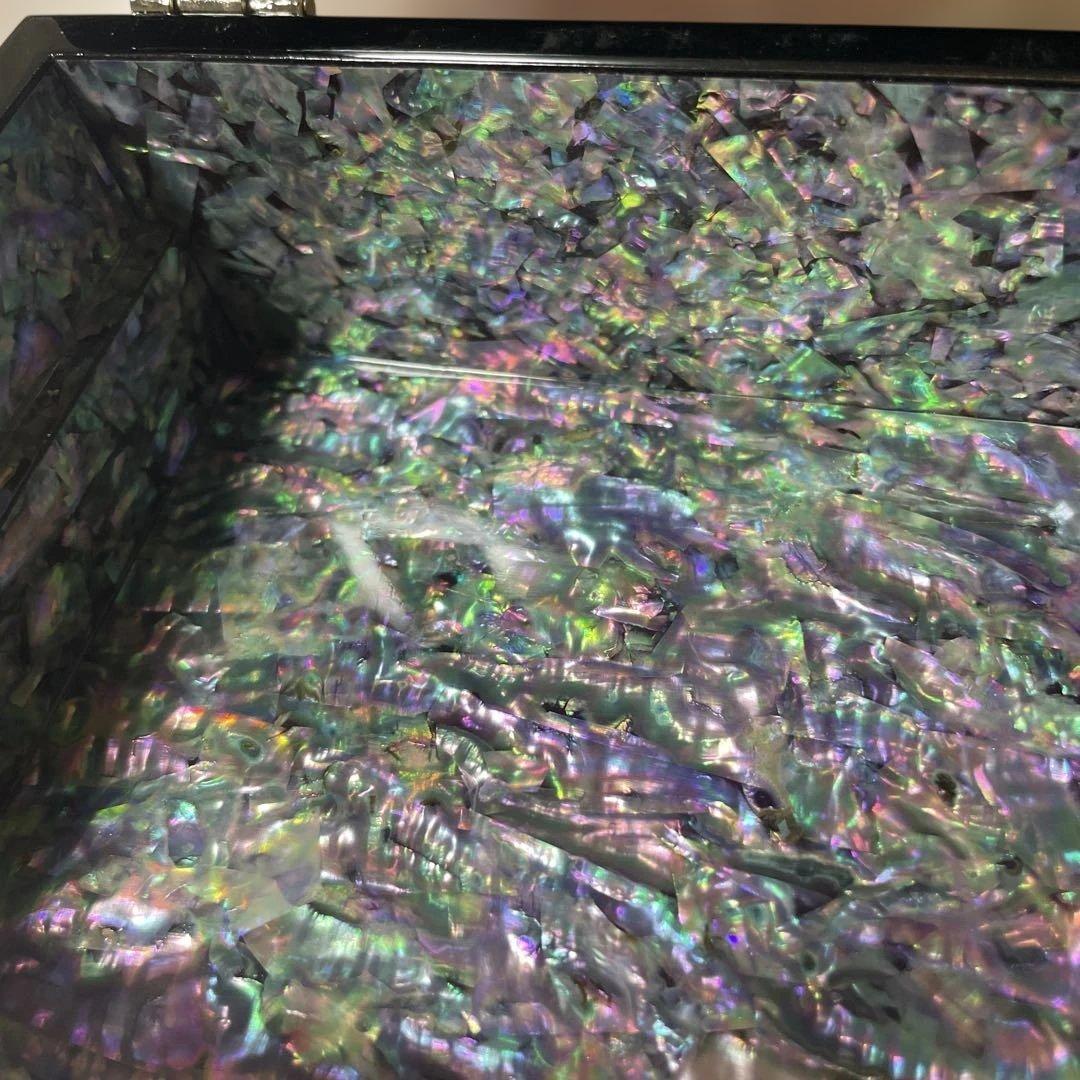 漆器 蝶と花の装飾 収納ボックス