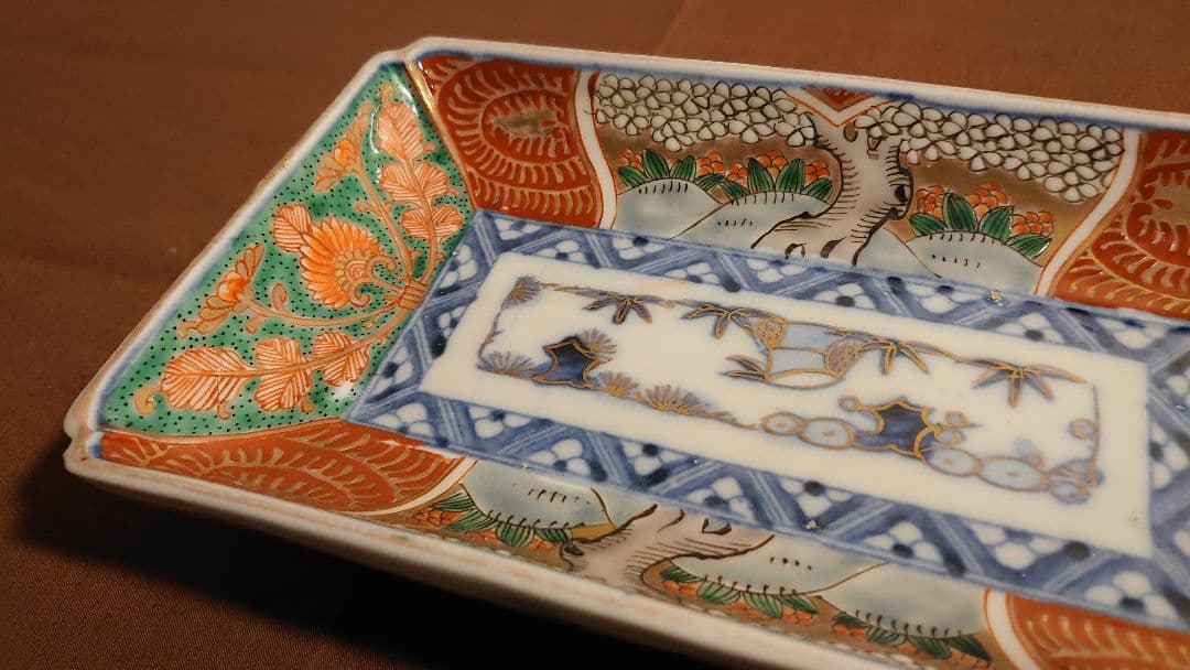 大聖寺伊万里　古伊万里　伊万里　色絵　金襴手　角皿　華の図　江戸期　１客