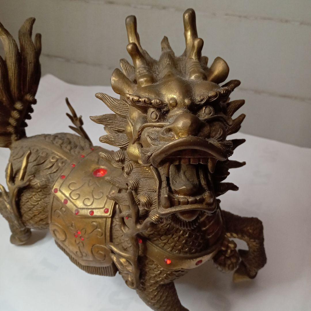 真鍮色の獅子像 金属製