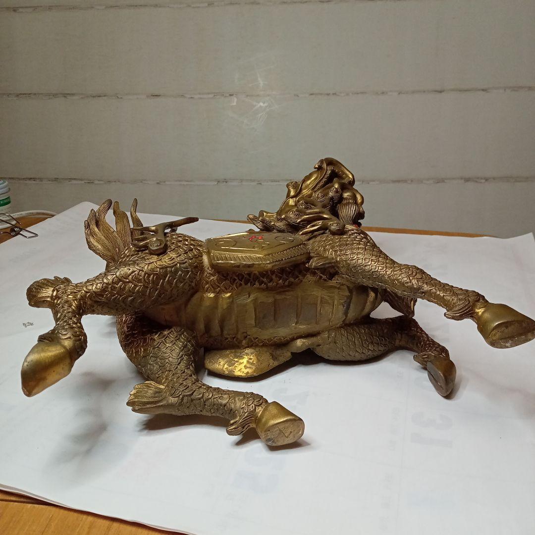 真鍮色の獅子像 金属製