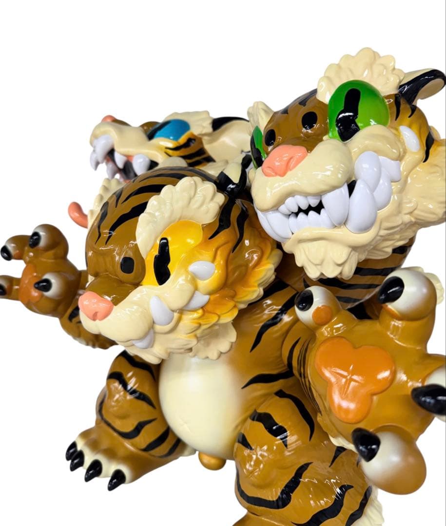 GRAPE BRAIN × STRANGECAT TOYS 三面猛虎 コショウ