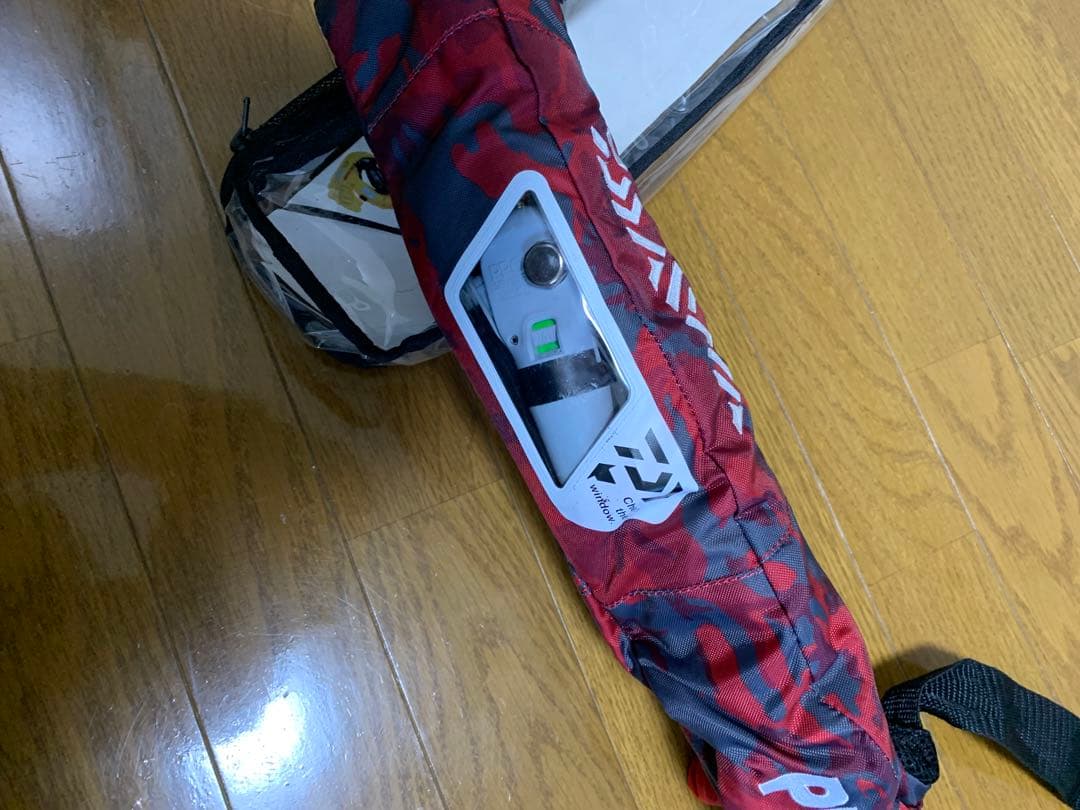 ダイワ 自動膨張式ライフジャケット