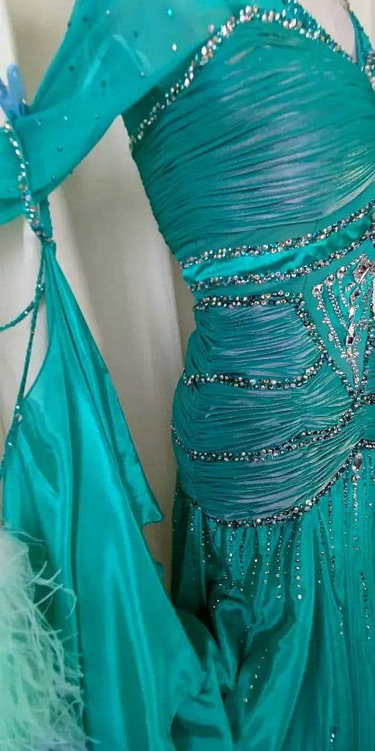 社交ダンスドレス！英国CHRISANNE 製オーストリッチ ターコイズグリーン！