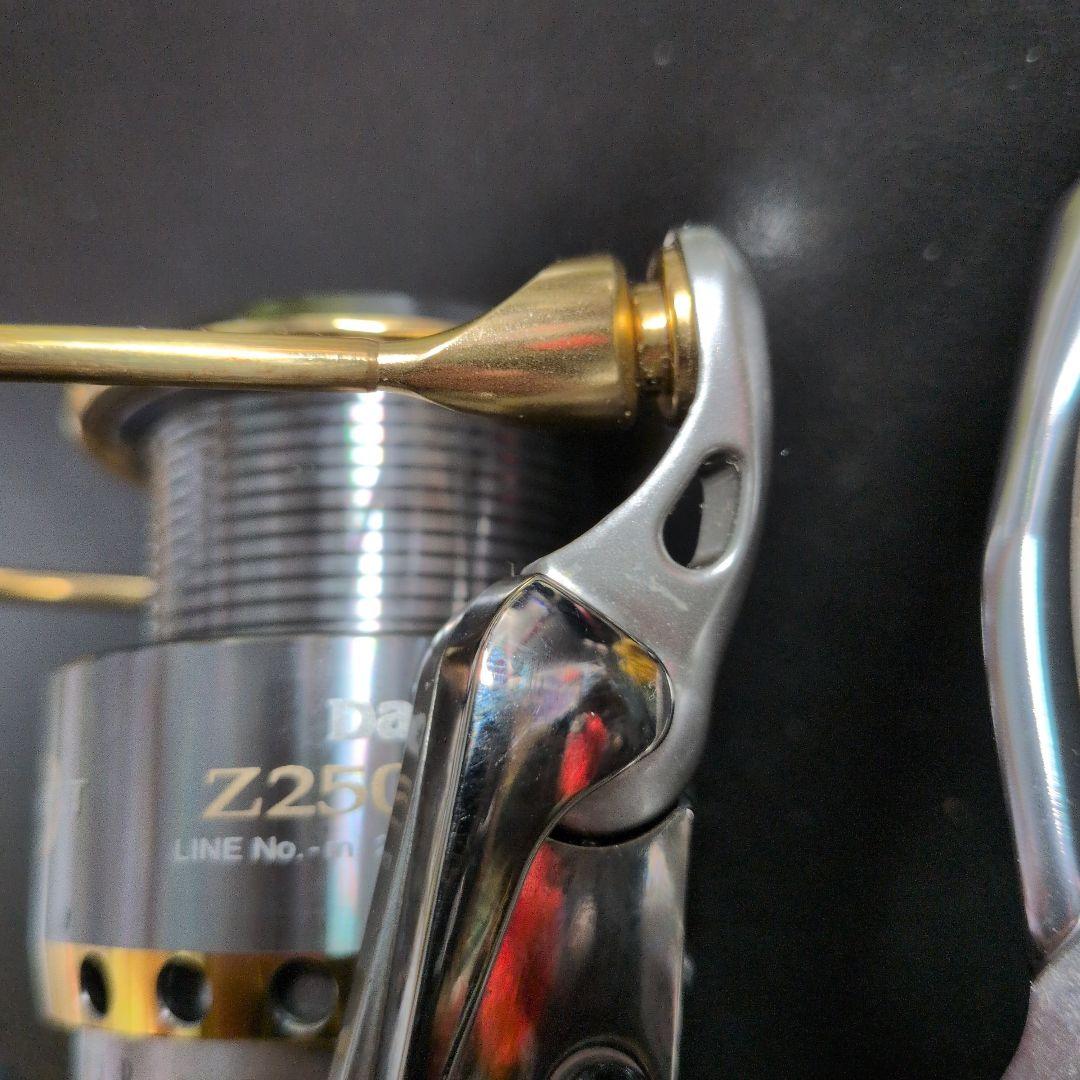 ダイワ トーナメント ISO Z2500LBD