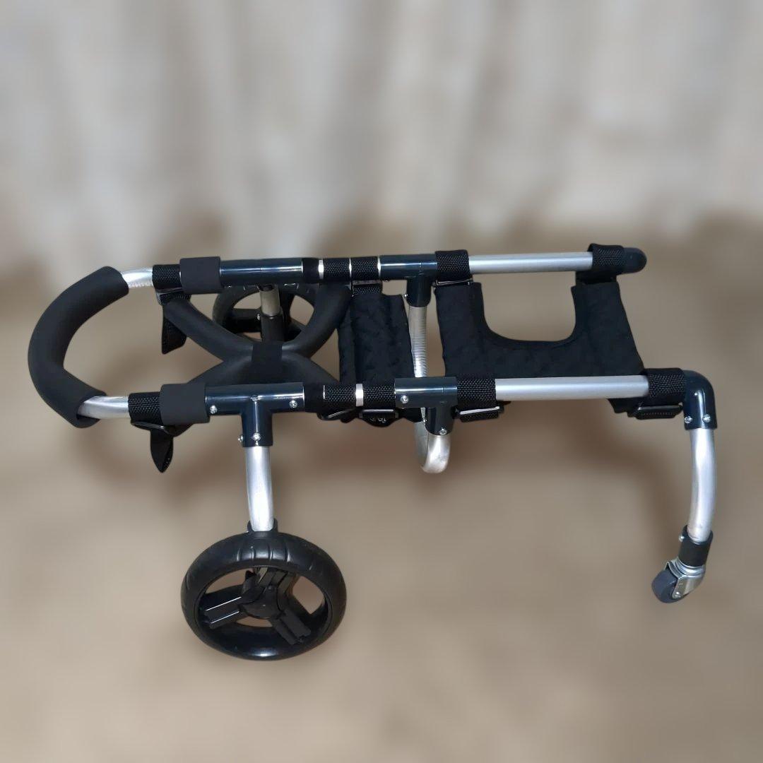 ワンちゃん4輪　リハビリ　食事補助　犬用車椅子　介護　犬の歩行器