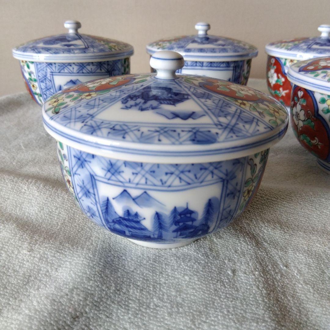 華山萬右衛門作　染錦草花間取山水蓋付湯呑揃