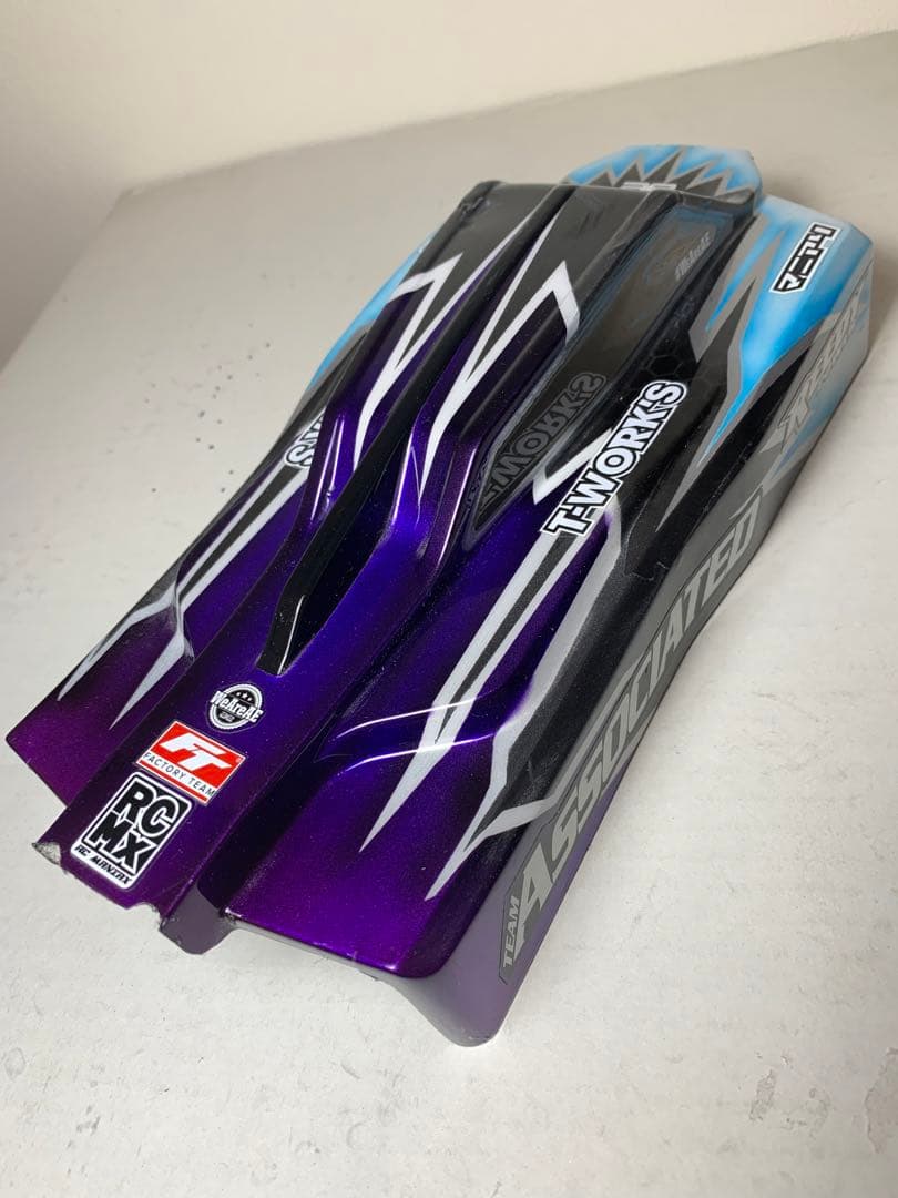 jconcepts製アソシB6.4 F2&P2ボディ 使用浅　おまけ付き