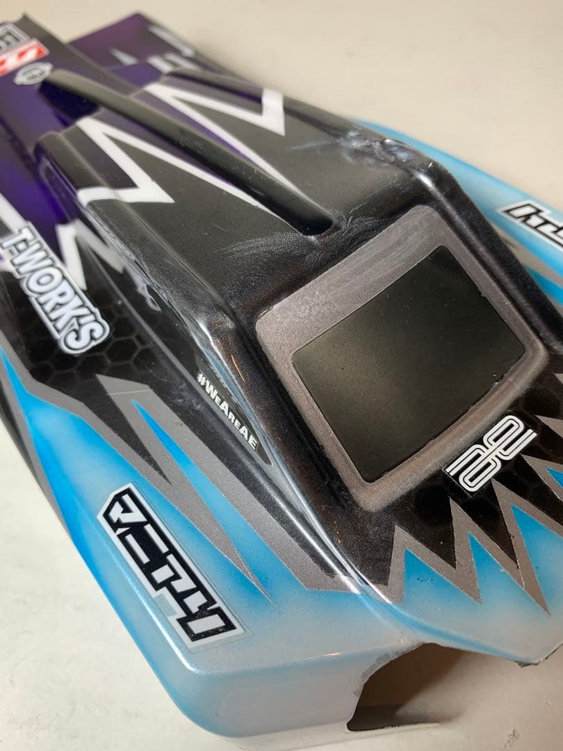 jconcepts製アソシB6.4 F2&P2ボディ 使用浅　おまけ付き