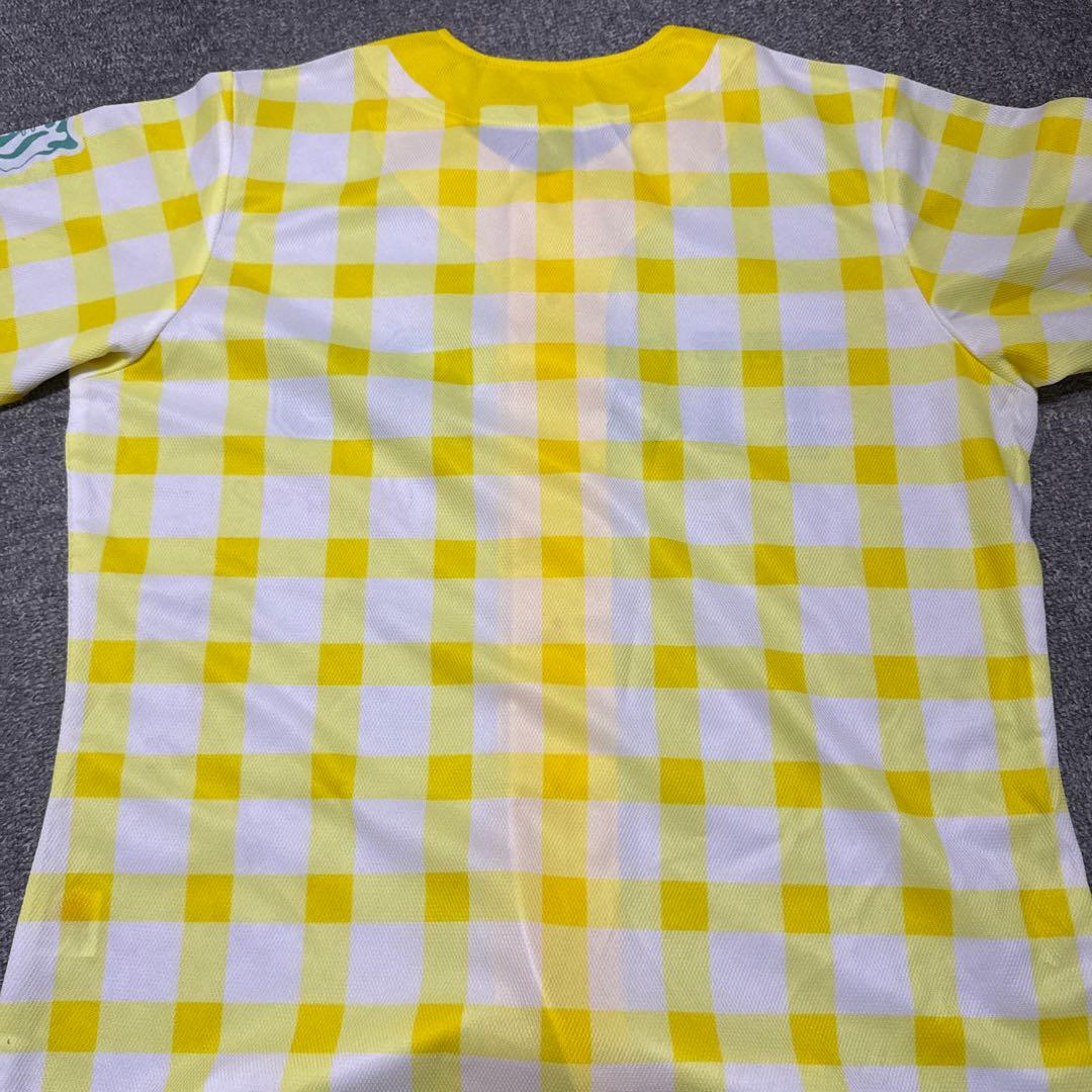 佐藤輝明直筆サイン入り　女性用　フルーツ柄の阪神タイガースユニフォーム