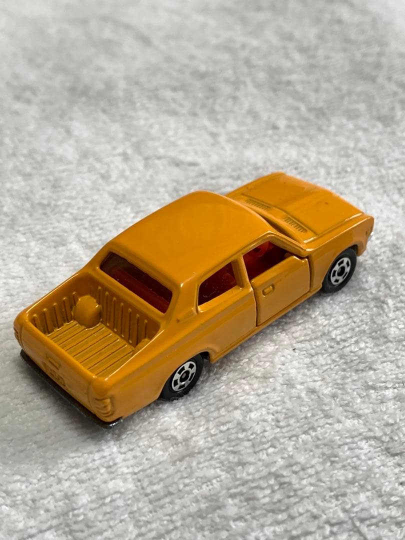 トミカ ダットサン ピックアップ【黒箱・日本製】