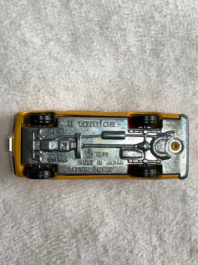 トミカ ダットサン ピックアップ【黒箱・日本製】