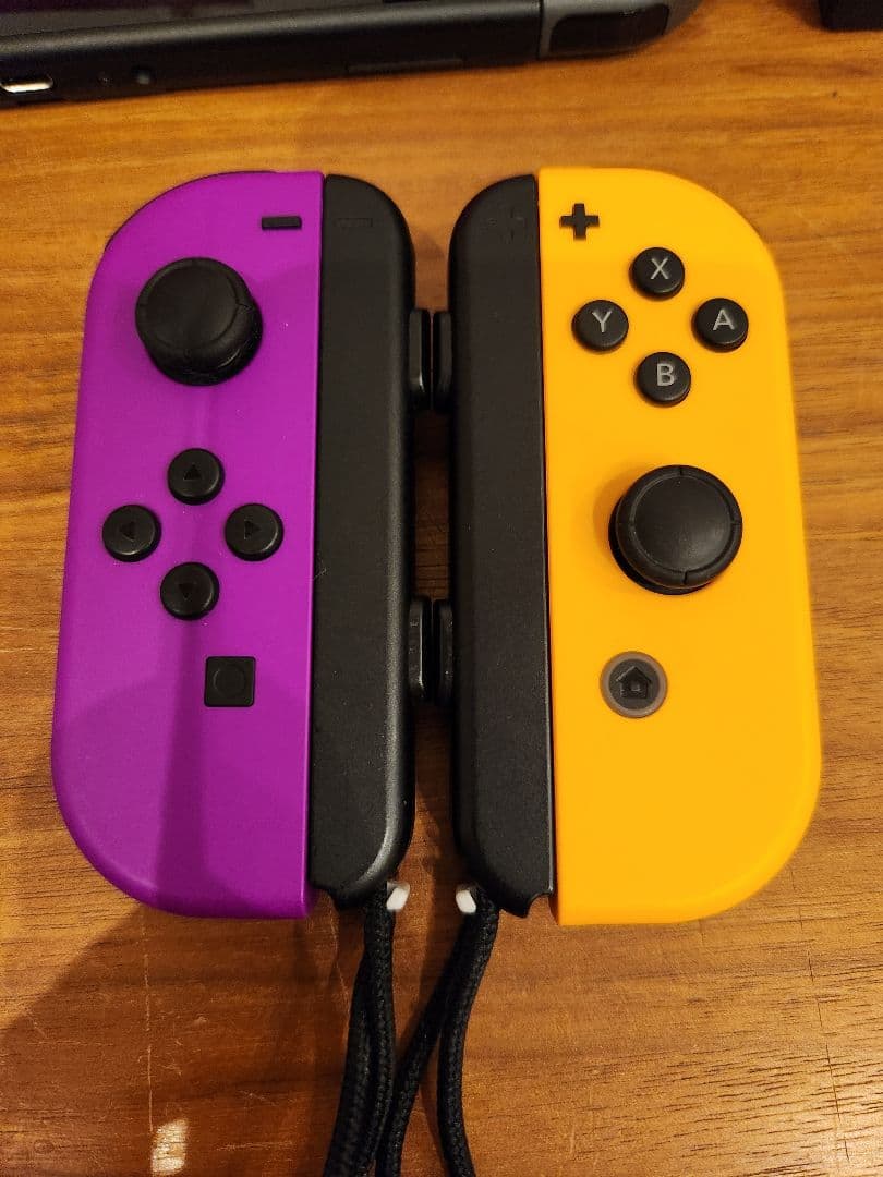 Nintendo Switch 本体& ジョイコンプラス