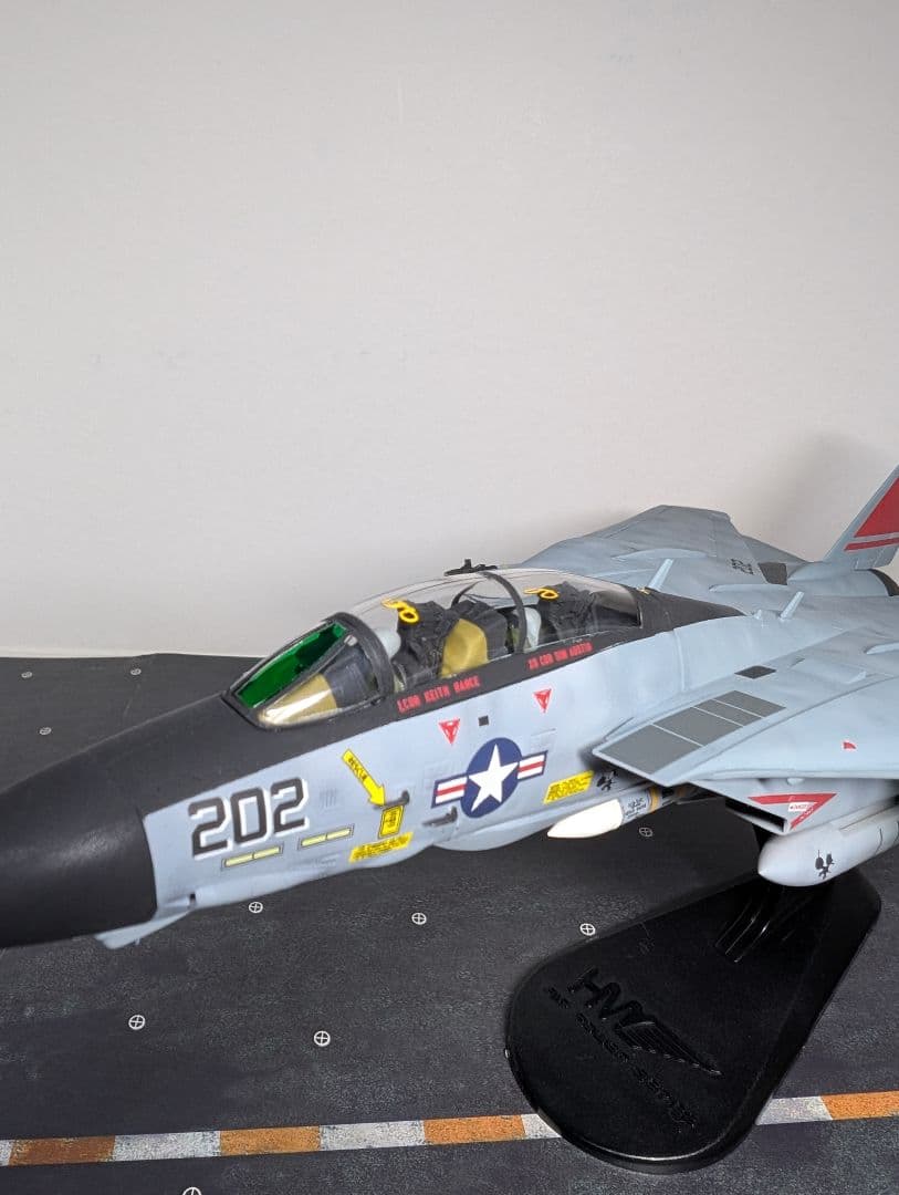 ハセガワＦ−１４Ａ 完成品VF-31トムキャッターズ飛行状態1/72完成品