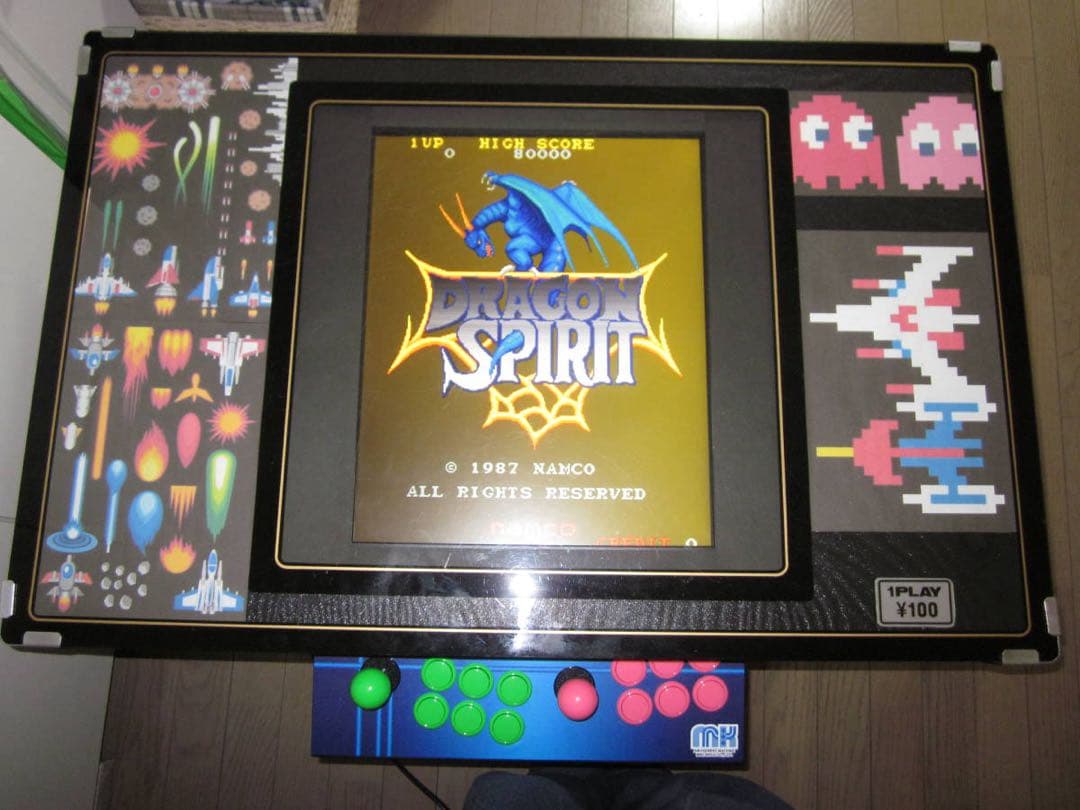 アーケードゲームテーブル レトロデザイン