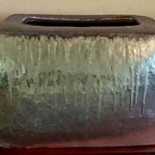 自然釉越前角形花入