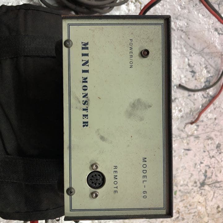 アマチュア無線の部品です。パッパラー? ゲタ？60w?