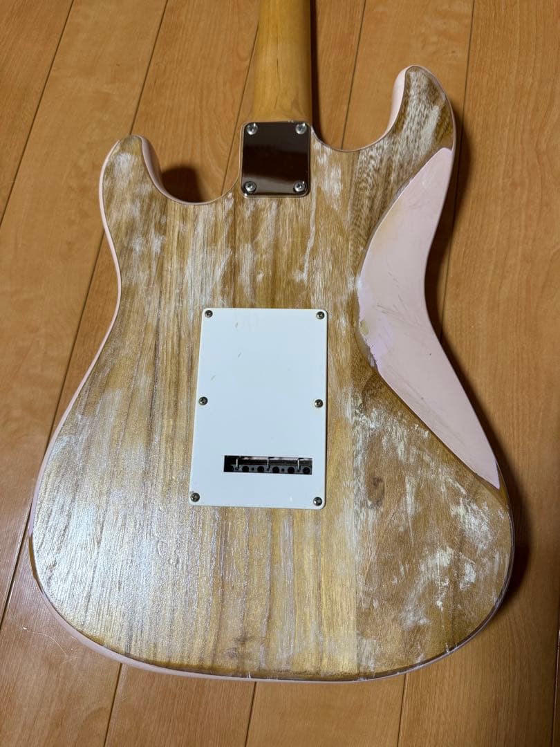 ゆ*ん様 fender 風　stratocaster ストラトキャスター レリッ