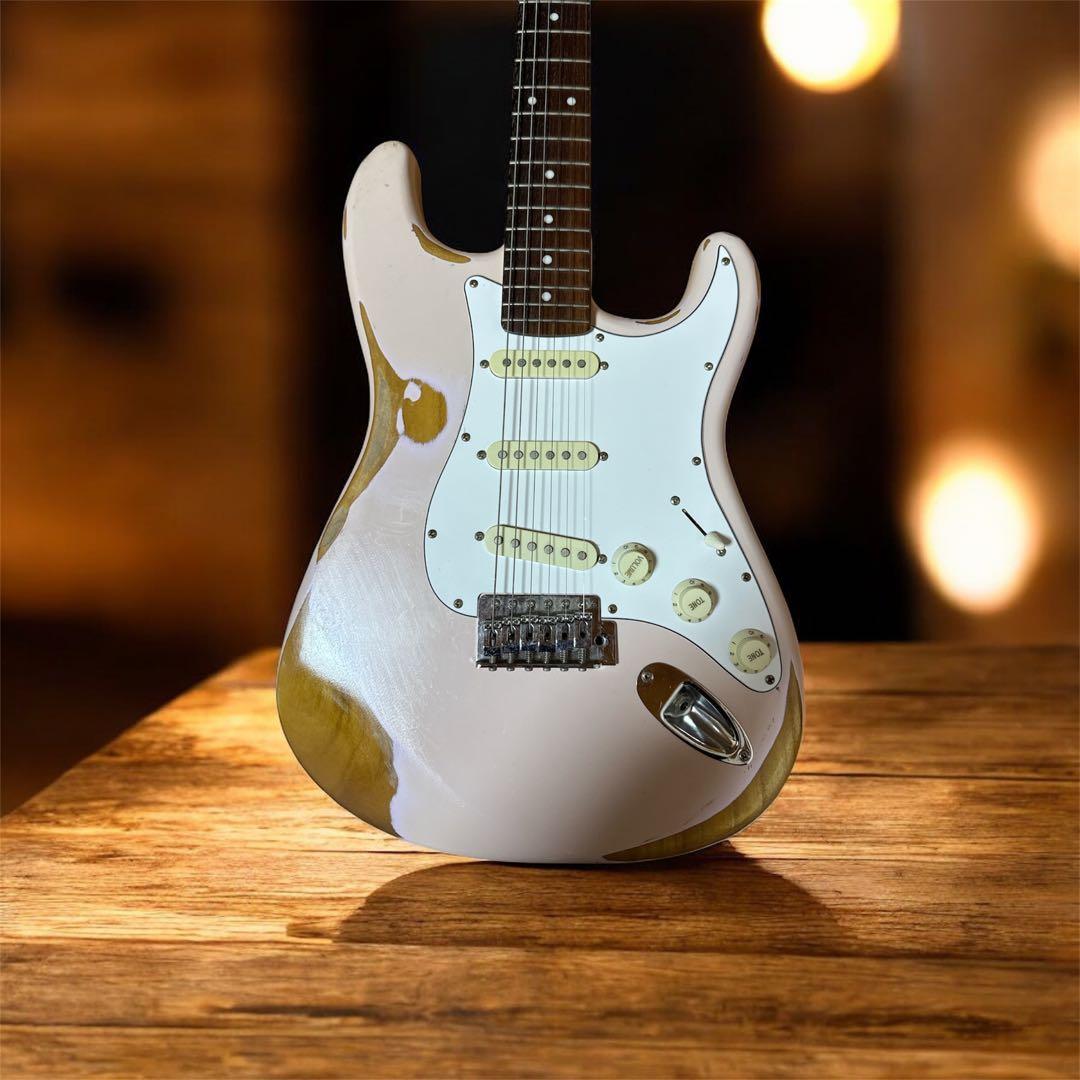 ゆ*ん様 fender 風　stratocaster ストラトキャスター レリッ