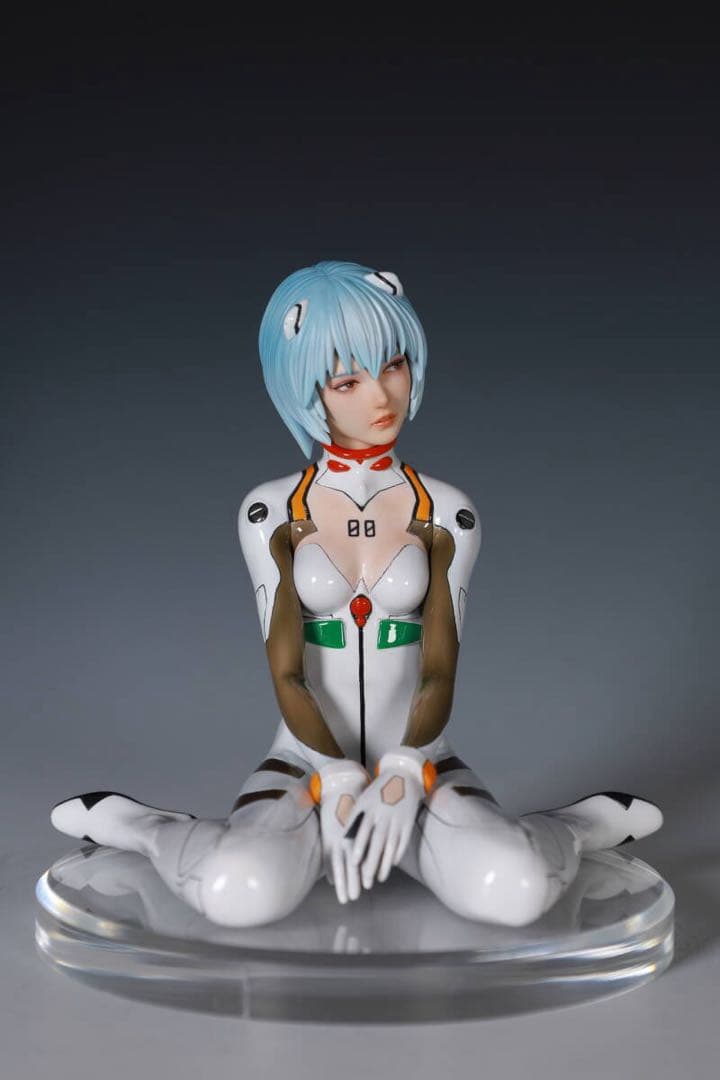 綾波レイ1/8 ヱヴァンゲリヲン 座りバージョン