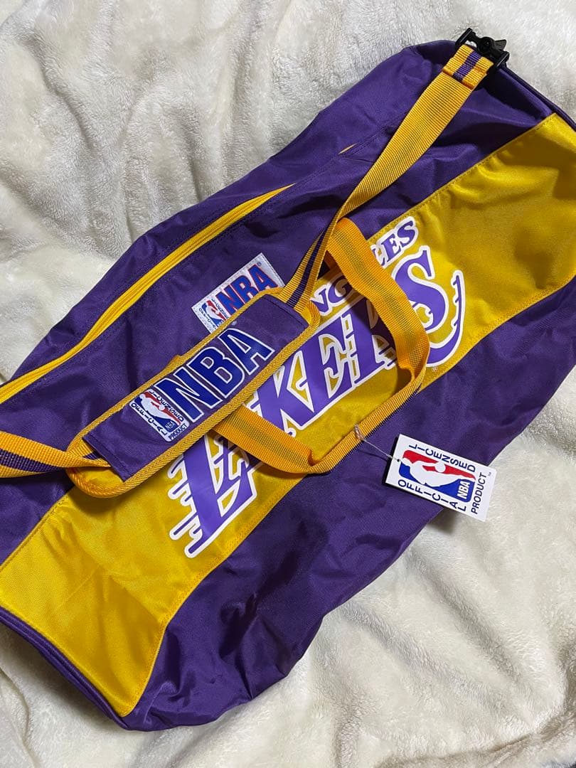 新品タグ付き！NBA ロサンゼルス レイカーズ ドラムバッグ ボストンバッグ