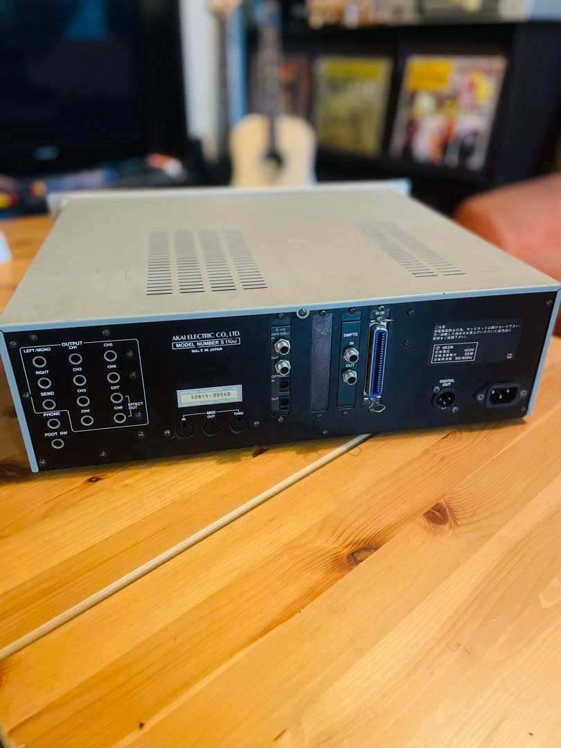 AKAI S1100 ※完動品※拡張メモリ搭載※内部メンテナンス済