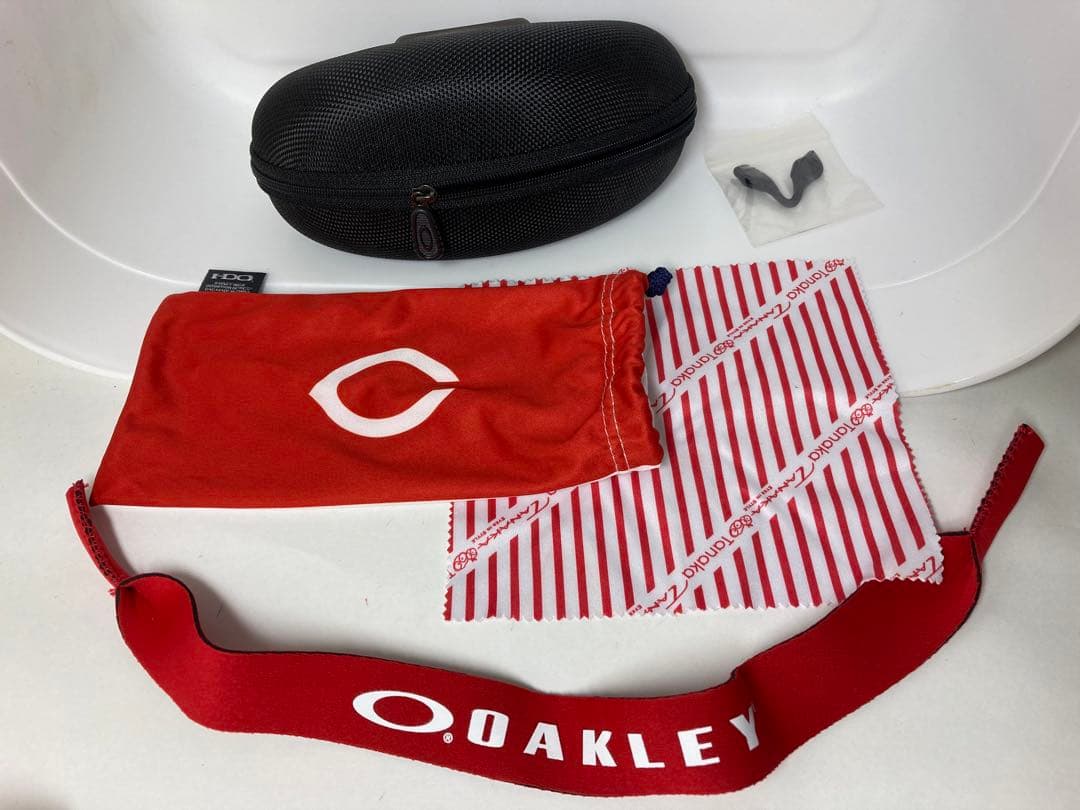 カープ限定モデル　サングラス(オークリー09-757)