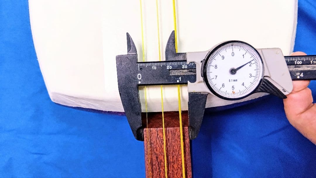 津軽三味線 東さわり 2940g 棹幅31.5ミリ　表皮張り替え済　ケース付