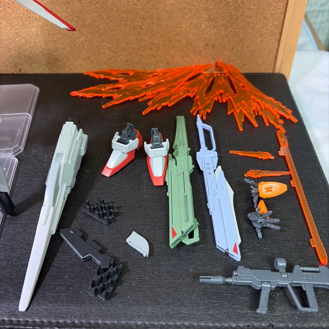 HGガンプラジャンク デスティニーガンダム（ハイネ専用機）&ゼウスシルエット