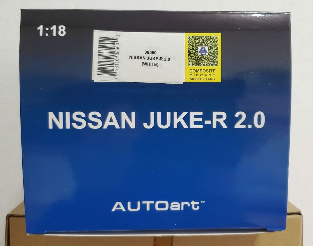 AUTOart 1/18 日産 ジュークR 2.0 ホワイト