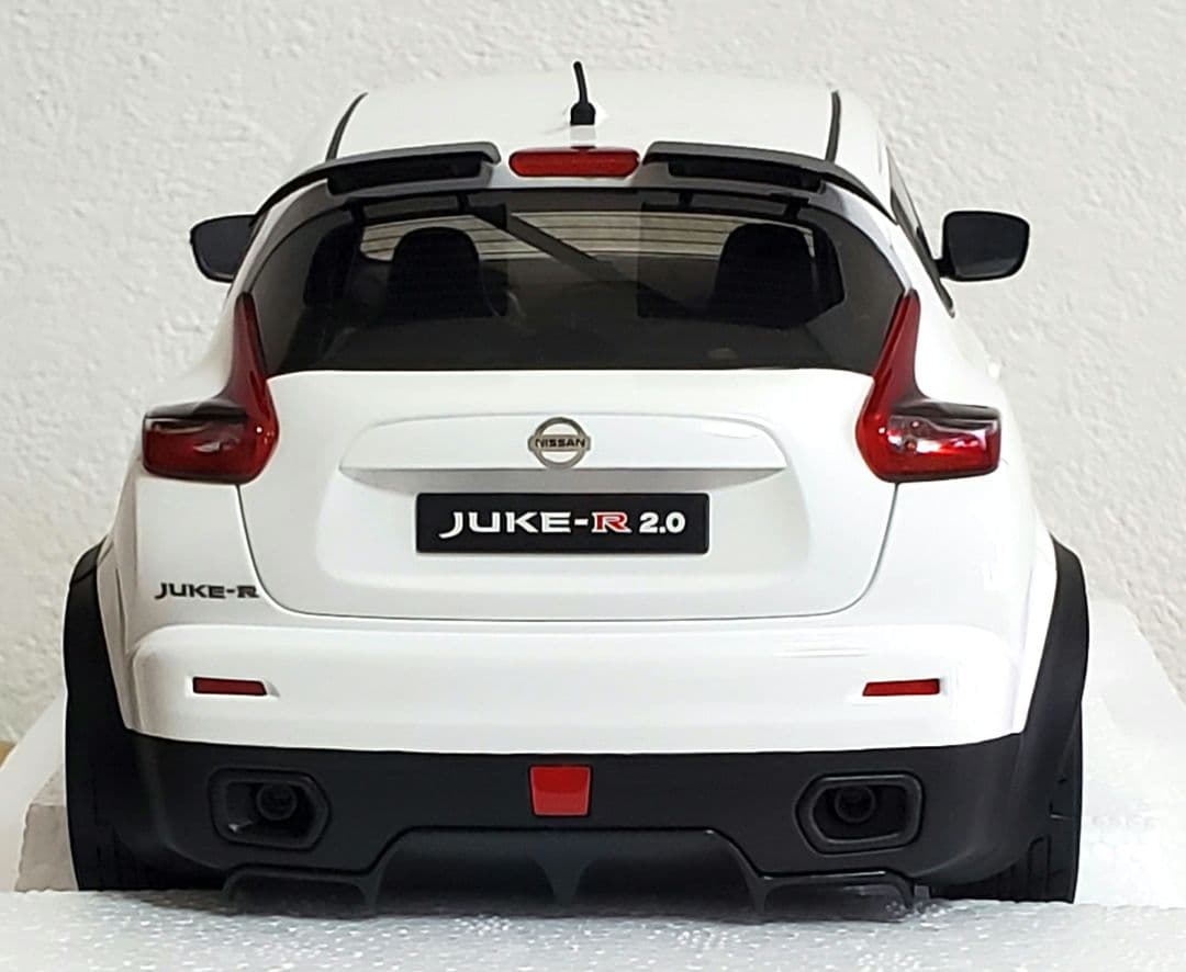 AUTOart 1/18 日産 ジュークR 2.0 ホワイト