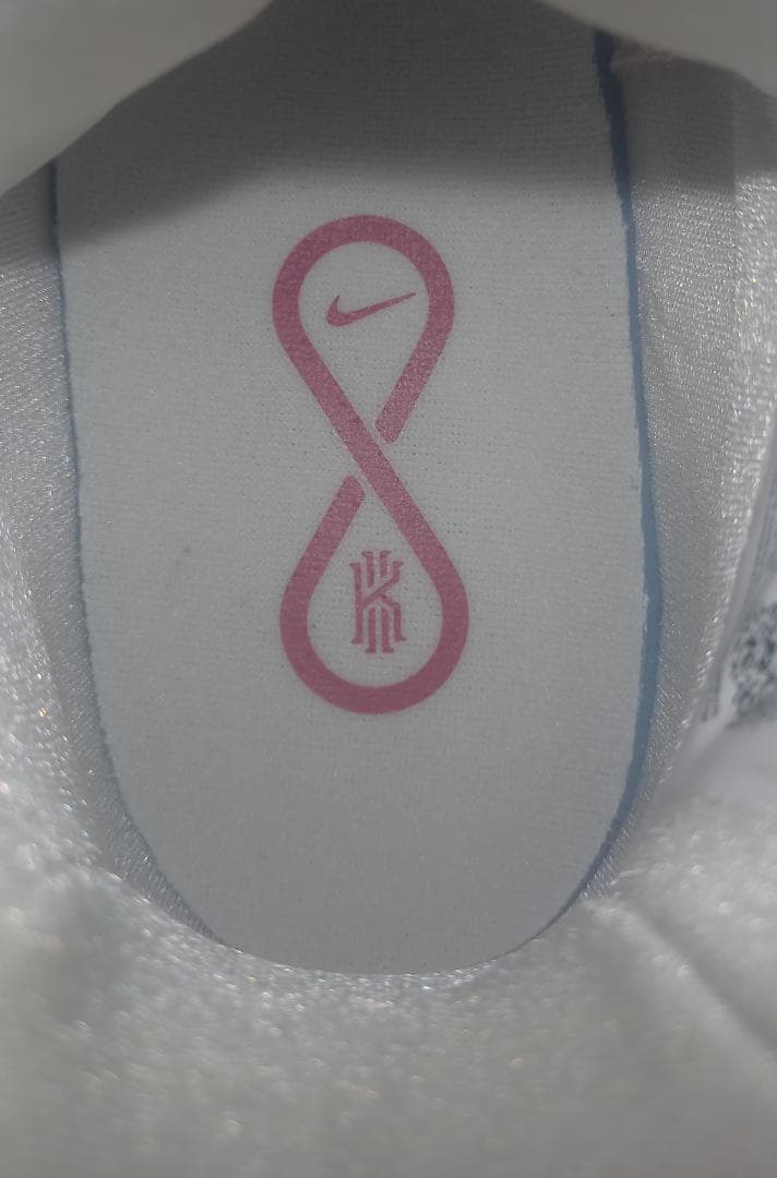 シューズ(男性用) Nike KYRIE 8 INFINITY 1 World 1 People