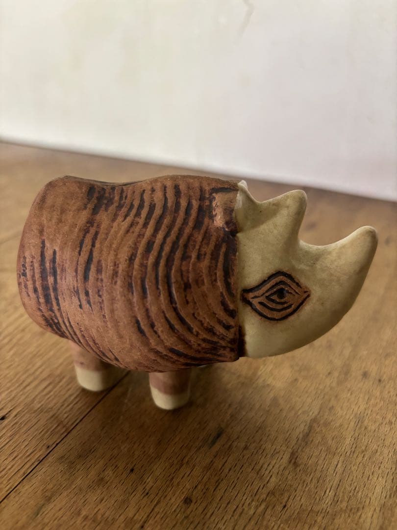 Lisa Larson リサラーソン サイ Menageriシリーズ