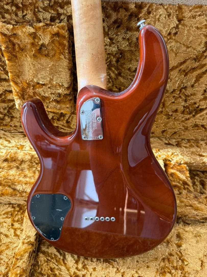 Ernie Ball Music Man Silhouette エレキギタ