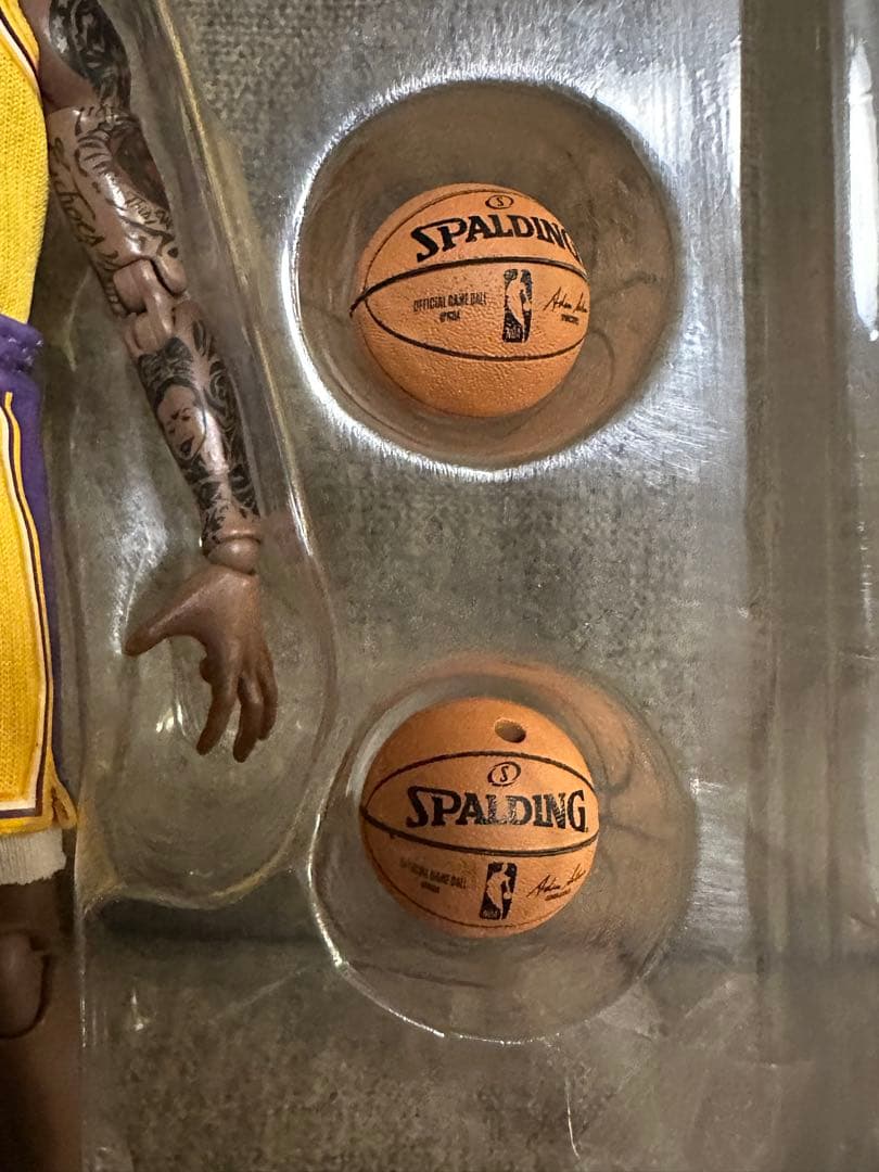 レブロン　ジェームス　開封品　中古　フィギュア　メディコムトイ　バスケ　NBA
