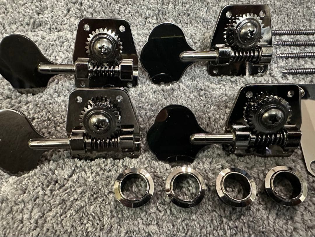 コスモブラック色 ベースのパーツ ペグ、ブリッジほか