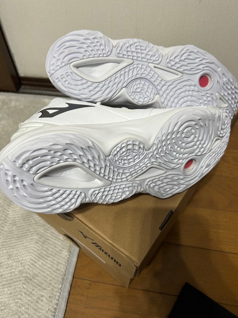 Mizuno バレーボールシューズ ウエーブモーメンタム 3 MID新品26㎝