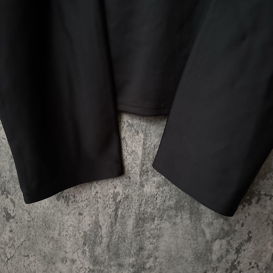 【マダラニンゲン 3rd collection 黒色の嬲り 】ファーカットソー