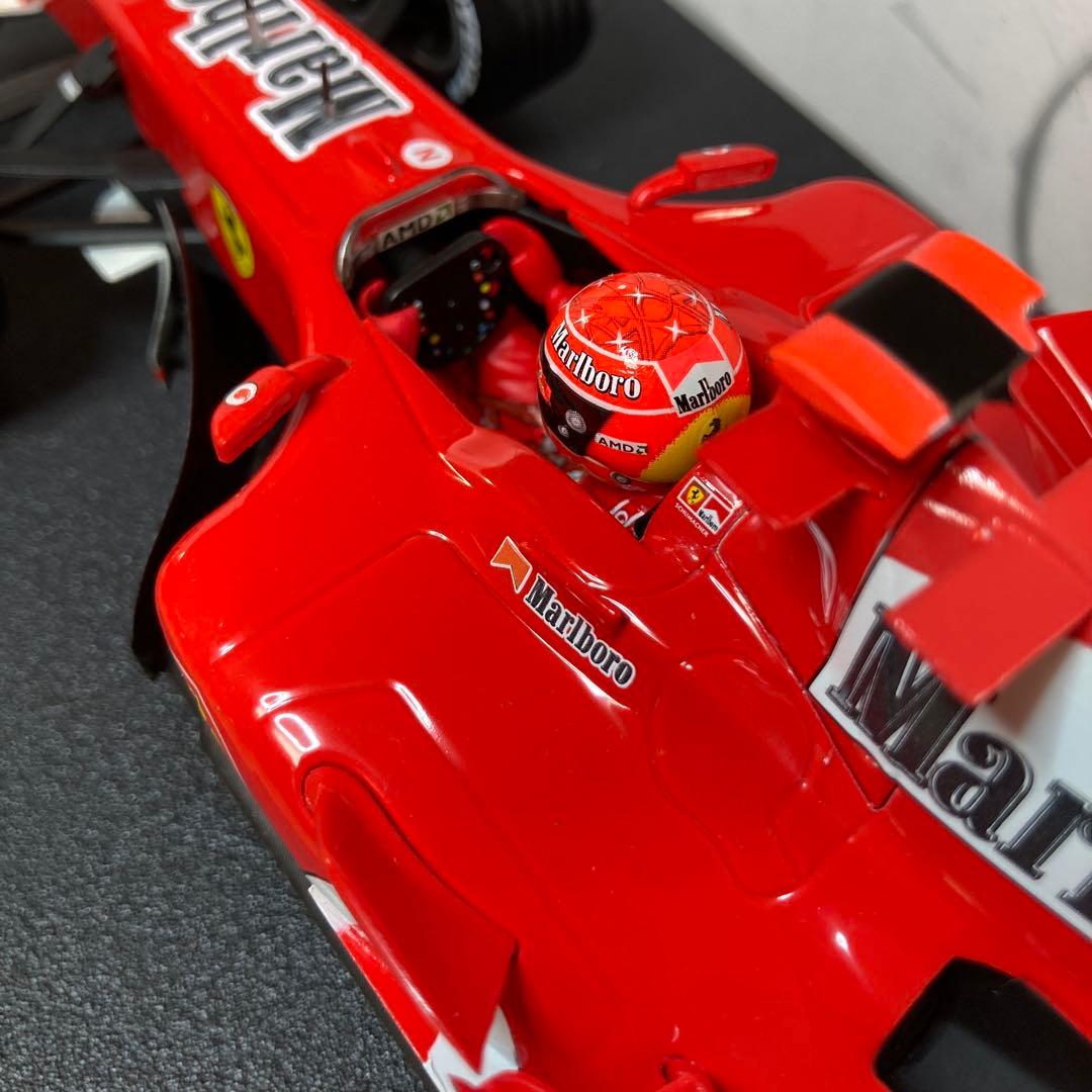 ホットウィール1/18フェラーリ F2005 Mシューマッハ