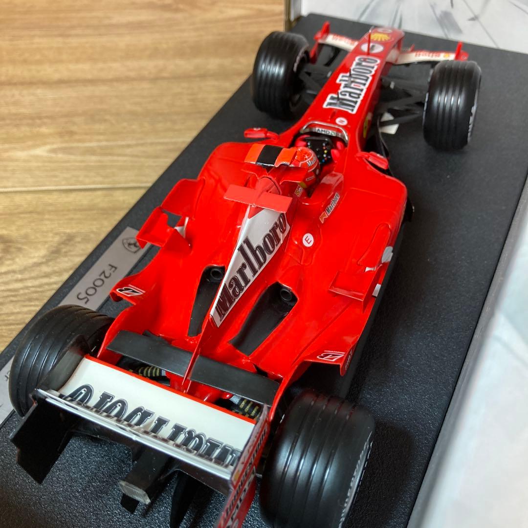ホットウィール1/18フェラーリ F2005 Mシューマッハ