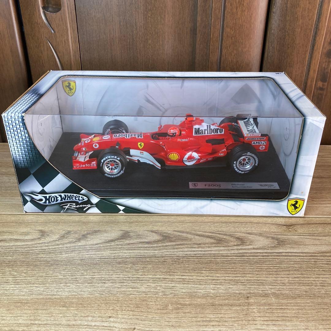ホットウィール1/18フェラーリ F2005 Mシューマッハ