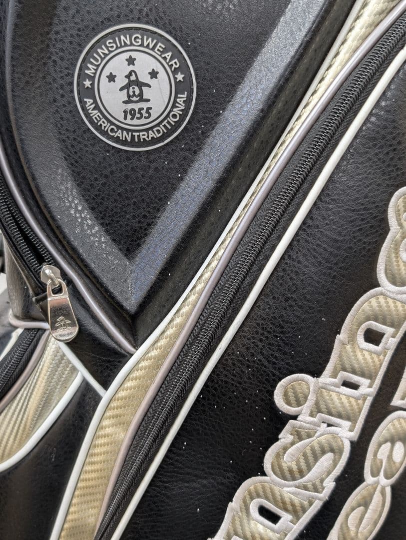 【Munsingwear】 キャディバッグ ブラック・シルバー