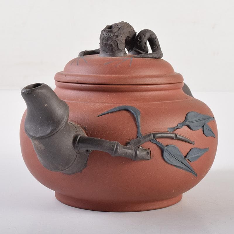 中国　紫砂　朱泥　貼松竹梅文　急須　茶壷　在銘　C　R7568