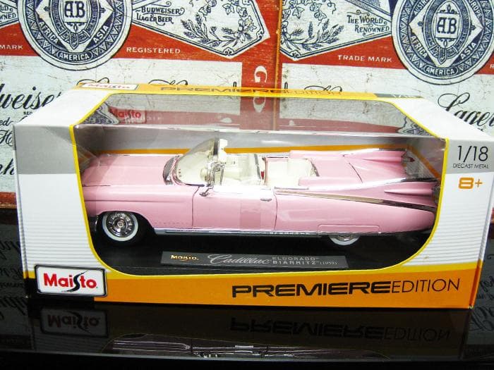 1959年ピンクキャデラック エルドラドビアリッツ 1/18 ミニカー マイスト