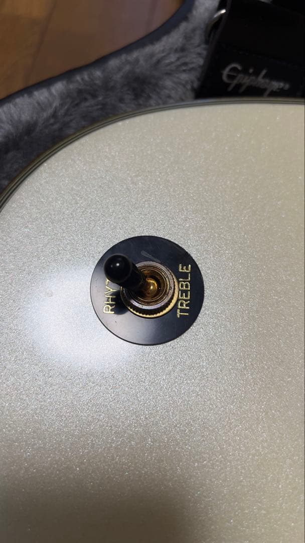 ギター Epiphone Emperor Swingster e