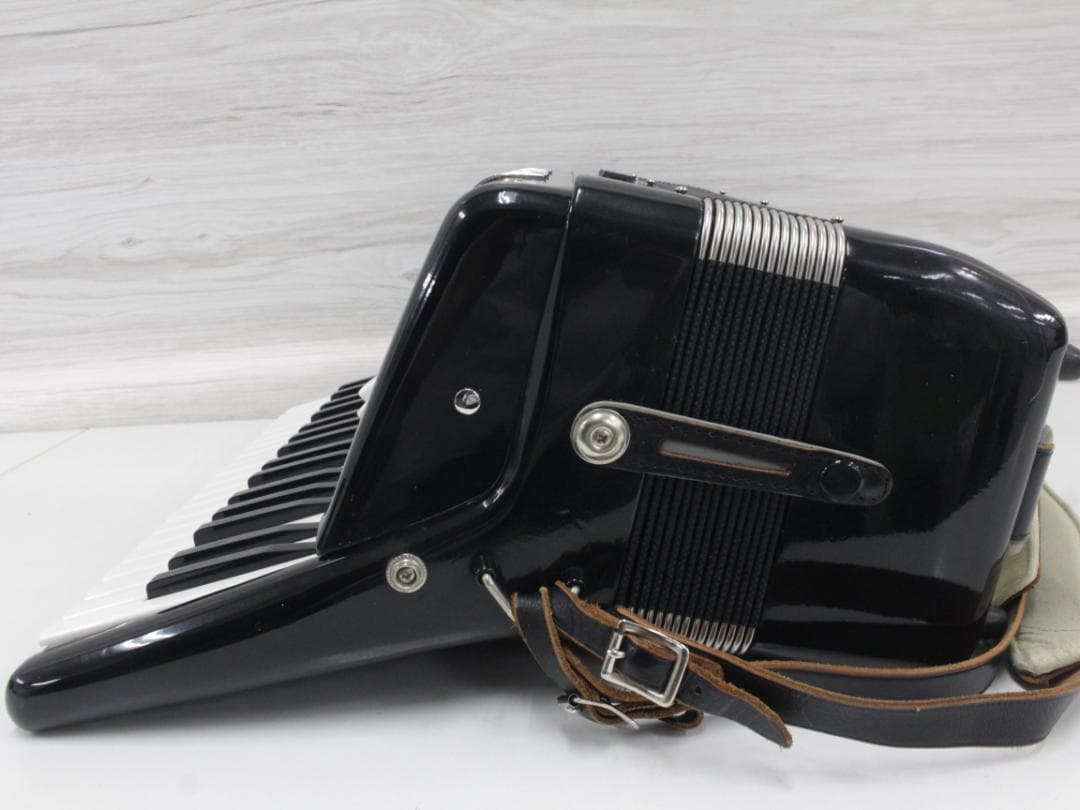 ▲YAMAHA/ヤマハ アコーディオン 34鍵盤 8905 ケース付き